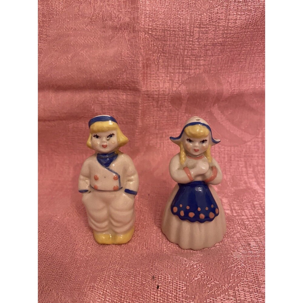 Ceramic Arts Studio Wee Dutch Boy and Girl Salt Pepper Shakers 1947 Harrington